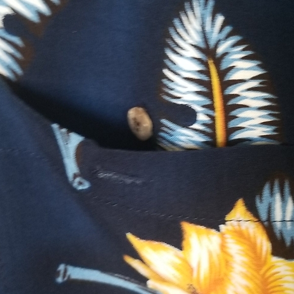 Rene Margo hawaiian print button down XL - Picture 3 of 5